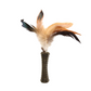 Gigwi Catnip Johnny Stick con un lado de pluma natural café